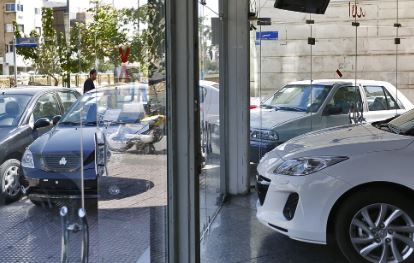 خریداران چشم انتظار کاهش قیمت ها در بازار خودرو