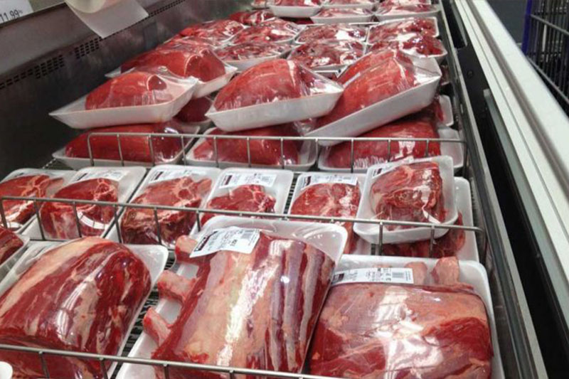 سردرگمی تولیدکنندگان گوشت قرمز برای بازار شب عید/ انتقاد مسئولان از تاخیر دولت در صدور مجوز دام