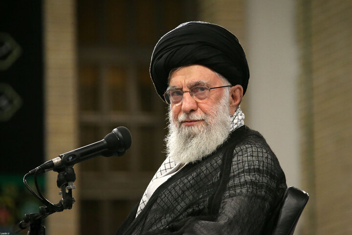 رهبر انقلاب: دفاع مقدس از عقلانی‌ترین حرکات ملت ایران بود/ کرونا به دست مردم علاج می شود