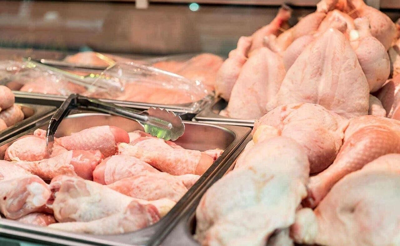 کاهش تدریجی تعداد مرغ‌های سنگین عامل اصلی نوسان قیمت