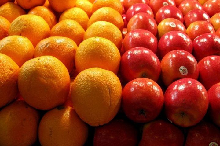 تجارت گردان | ۶۵ هزار تن میوه اسفند ماه در میادین میوه و تره بار سراسر کشور توزیع می شود