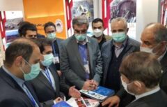 بازدید رئیس گروه اقتصادی دفتر مقام معظم رهبری از غرفه چادرملو در نمایشگاه فولاد ایران