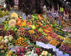 تجارت گردان | آغاز عرضه میوه تنظیم بازاری شب عید/ وکیوم پرتقال‌ها در پلاستیک