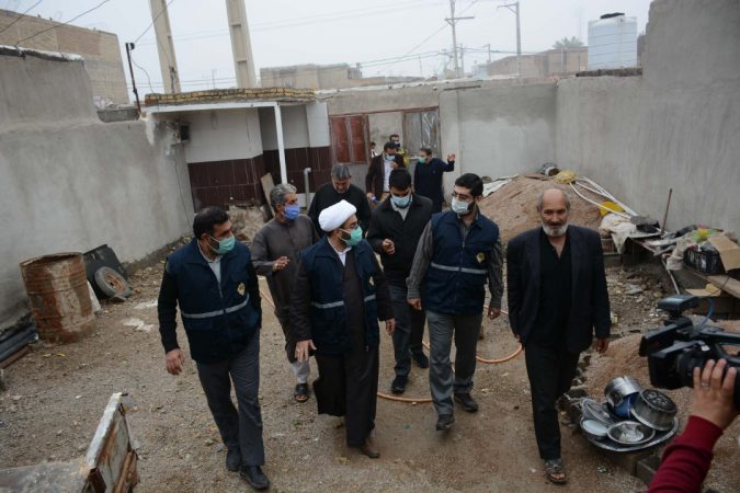 دستور رئیس ستاد اجرایی فرمان امام برای امدادرسانی فوری به سیل‌زدگان خوزستان/ توزیع ۱۰هزار بسته بهداشتی، ۵۰هزار پرس غذای گرم و ۱۰ تن اقلام غذایی خشک بین آسیب‌دیدگان از بارشهای اخیر