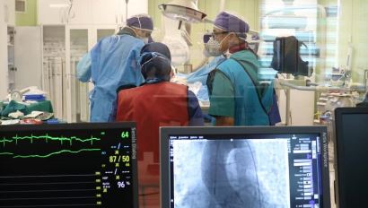 برای اولین بار در بیمارستان بانک ملی ایران: تعویض دریچه آئورت بدون نیاز به عمل باز قلب