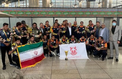 مراسم استقبال از ورزشکاران شرکت مس در فرودگاه بین‌المللی امام خمینی