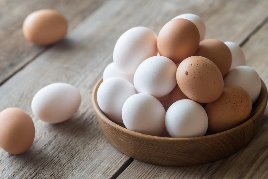 فروش تخم‌مرغ با نرخ بالای ۲۰ هزار تومان تخلف است
