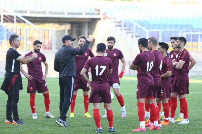 برگزاری جشن روز مربی در تمرینات امروز پرسپولیس