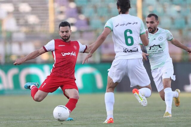 درخشان: پرسپولیس به مهاجم شش دانگ نیاز داشت