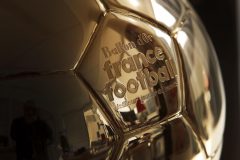 فرانس فوتبال به خاطر جا ندادن «زیدان» در «ترکیب رویایی» بخشیده نمی‌شود