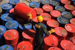 قیمت نفت از بالاترین رکورد از ماه مارس افت کرد