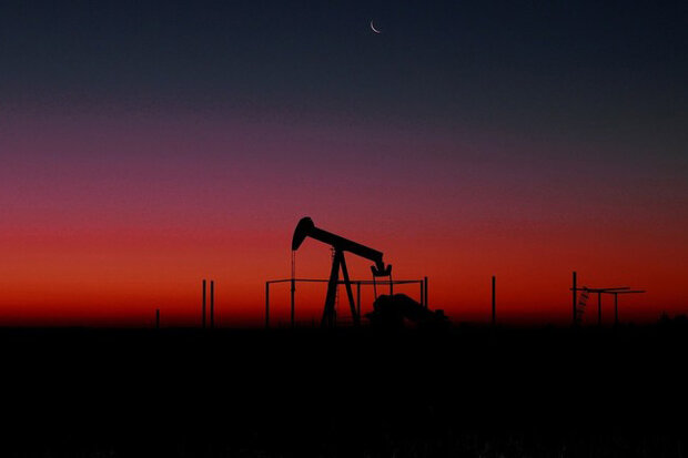 قیمت نفت خام از نزدیک ۷۵ دلار سقوط کرد