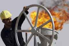 قیمت نفت خام سنگین ایران به بشکه ای ۴۰ دلار و ۲۴ سنت کاهش یافت