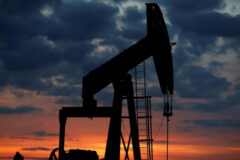 قیمت نفت خام پس از ۴ روز رشد متوالی افت کرد