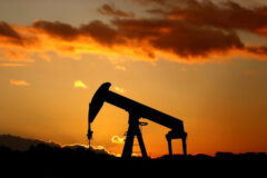 قیمت نفت در بازارهای جهانی از ۱۲۰ دلار گذشت