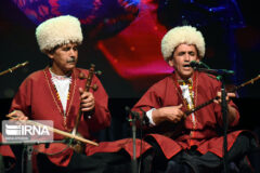 موسیقی نواحی؛ چرا ساز دوتار ترکمن‌ها کوچک شد؟