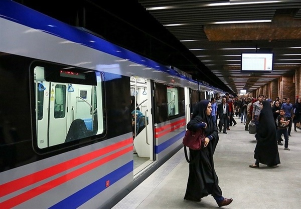 سرویس‌دهی رایگان متروی تهران در روز راهپیمایی ۲۲ بهمن