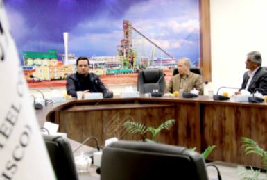 نشست مدیران ارشد بانک ملی استان فارس با مدیرعامل مجتمع فولاد غدیر نی ریز